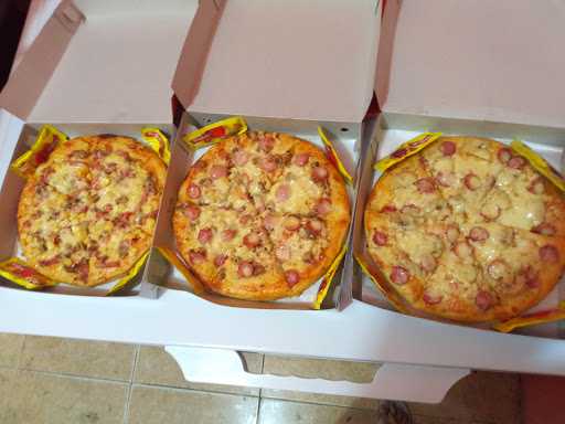 Orange Pizza & Chicken 7