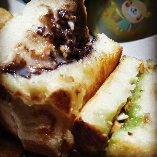 Roti Bakar Joss Tlogomas 3