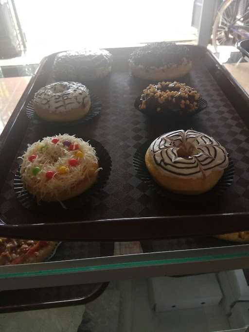 Donat & Pizza Kita 9