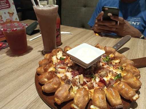 Pizza Hut Restoran - Cianjur 2