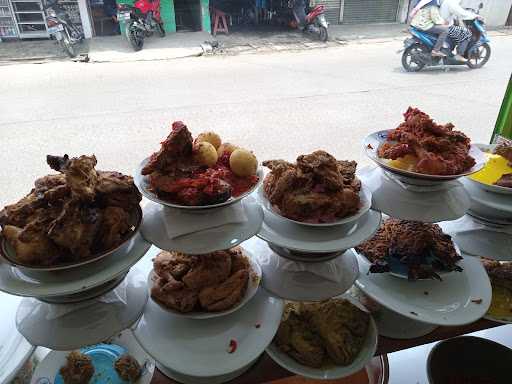 Rumah Makan Padang Mato Aie 8