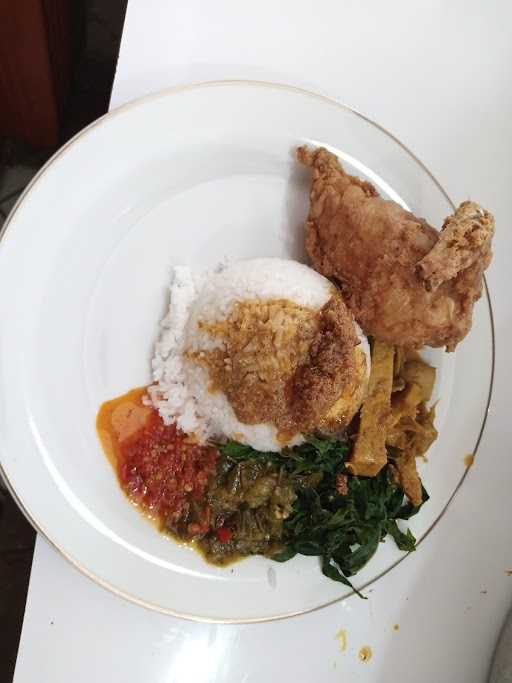 Rumah Makan Padang Mato Aie 7