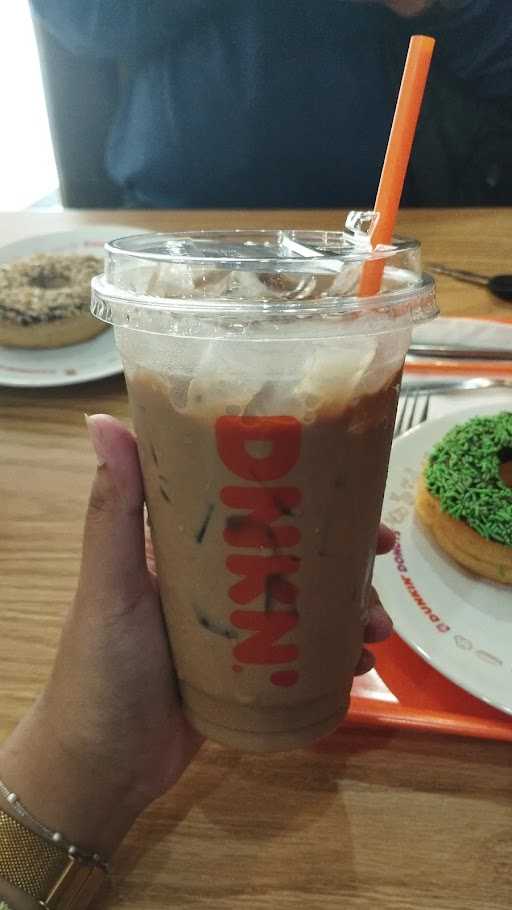 Dunkin' Donut Tuparev 10