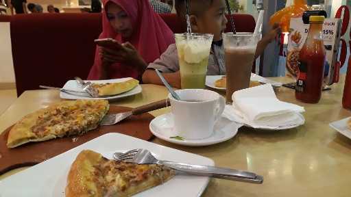 Pizza Hut Restoran - Ramayana 4