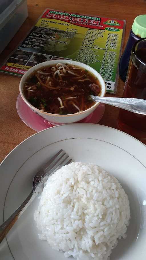 Soto Segeer Mbok Giyem Karawang 6