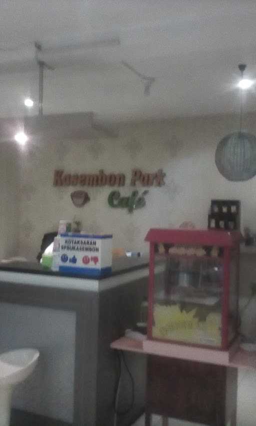 Kasembon Park Cafe 10