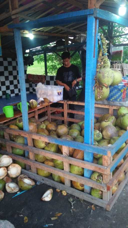 Es Kelapa Muda Bang Abing Kasemen 3