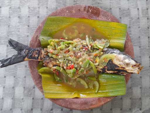 Rumah Makan Bu Luy 5