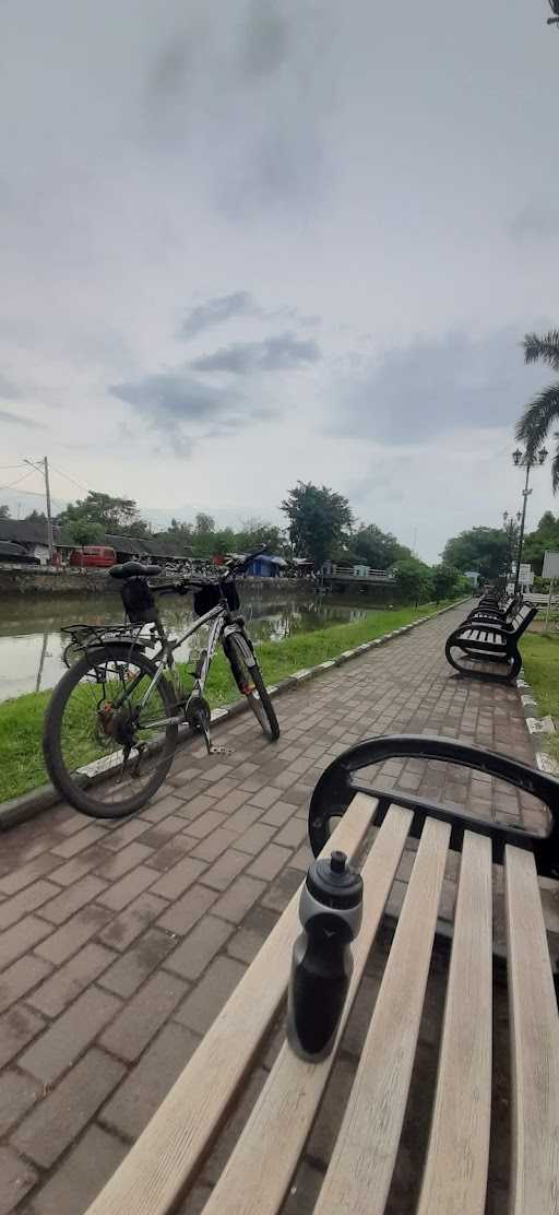 Warung Ibu Emi Jembatan Pelangi 5