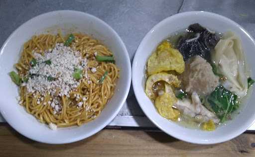 Mie Baso Restorja Cikambuy 7