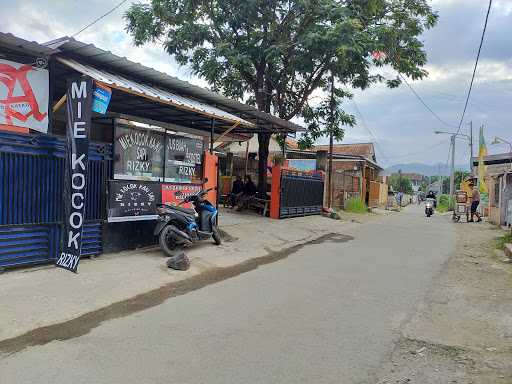 Mie Kocok Kaki Sapi Rizky 8