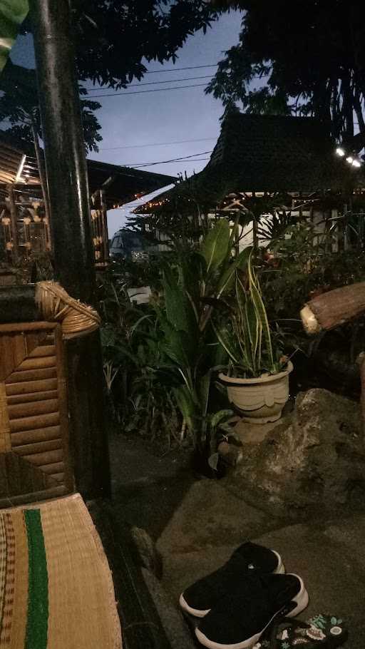 Rumah Makan Sindang Kabita 2 10