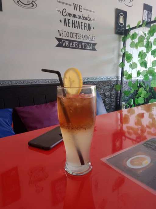 Warung Bar Bar Cafe And Resto 10
