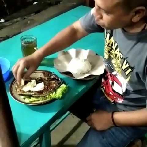 Waroenk Pecel Lele Koko 3