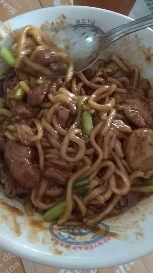 Mie Baso Urat Renjul Aisah 10