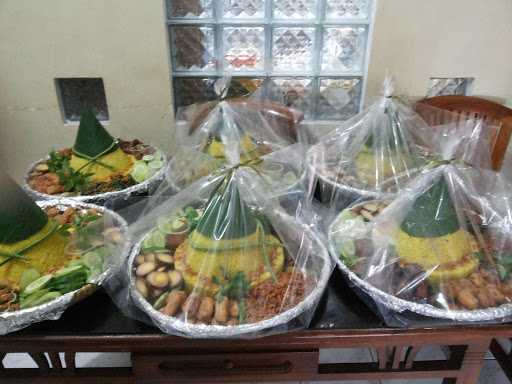 Nasi Kuning Ibu Asep 3