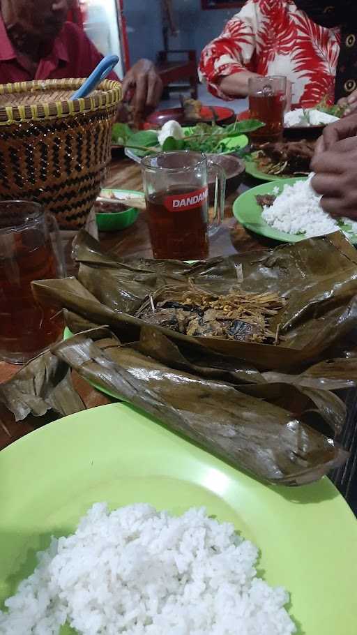 Warung Makan Nineung Mang Ajat 1