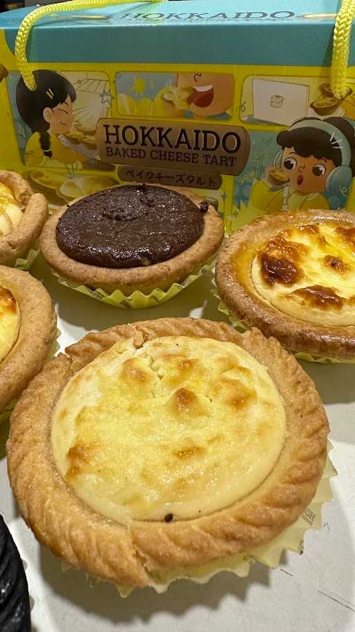 Hokkaido Baked Cheese Tart, Pasific Place 5