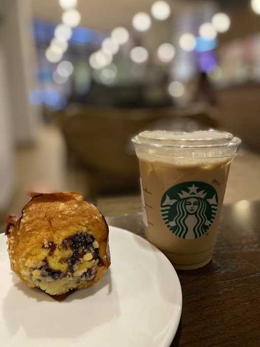 Starbucks - Pacific Place 6