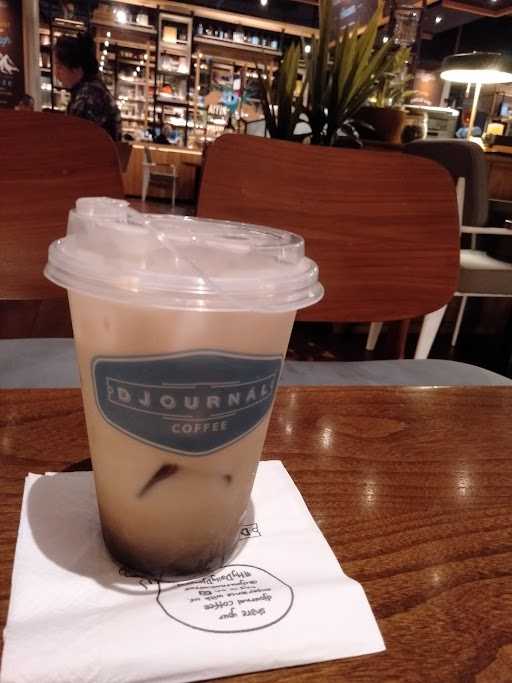 Djournal Coffee - Pacific Place 2