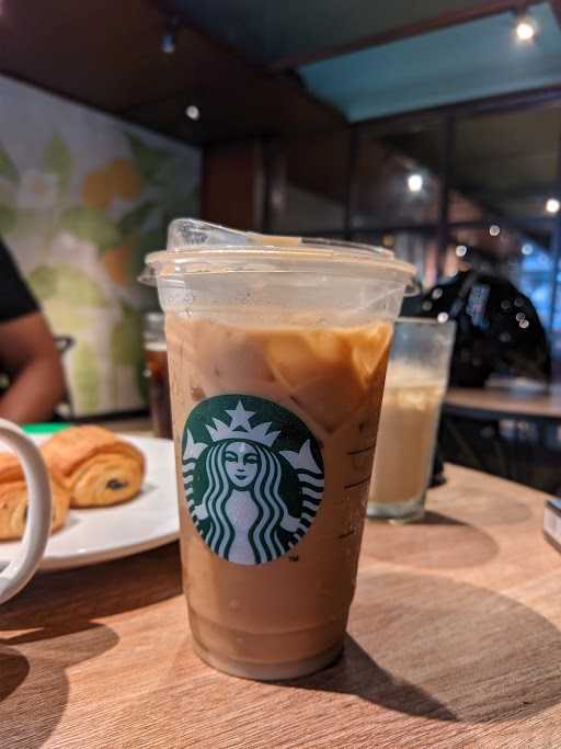 Starbucks - Wijaya 8