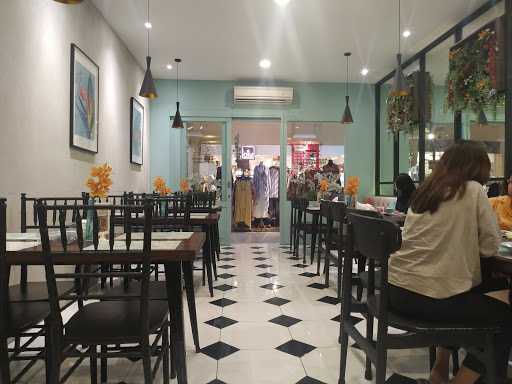 Dapur Oma Poppy - The Darmawangsa Square 8