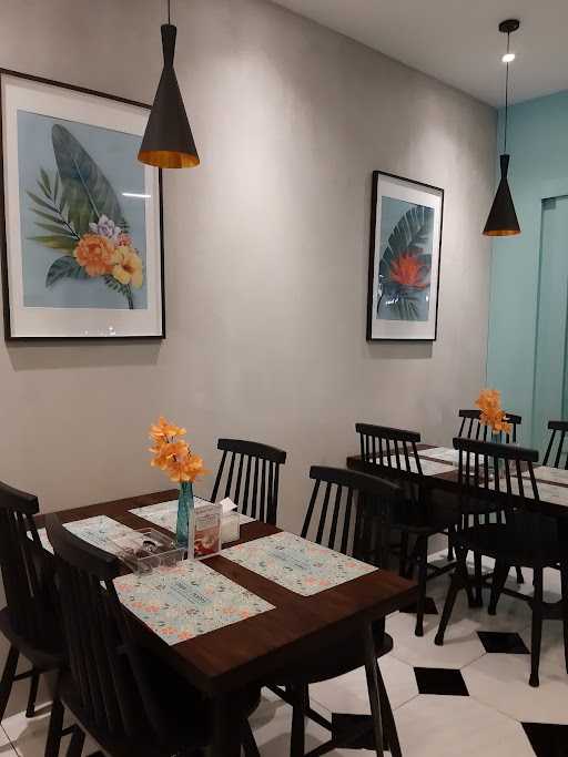 Dapur Oma Poppy - The Darmawangsa Square 7