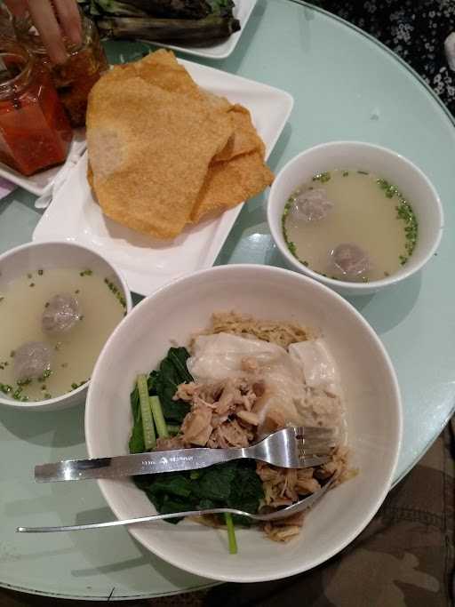 Iws Noodle And Cafe 4