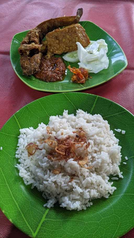 Pecel Lele Si Doel, Empal Goreng Wijaya 4