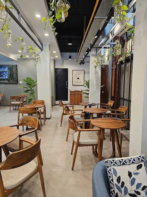 Second Floor Coffee - Cikajang 8