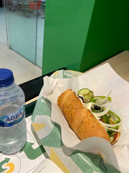 Subway Plaza Senayan 6