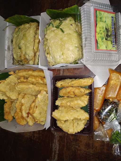 Tempe Mendoan & Tahu Slawi Barito 4