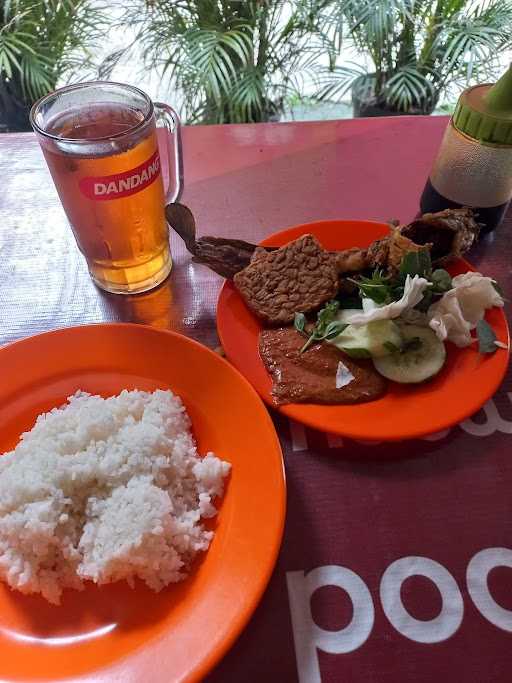 Warung Bu Vesti Barito 10