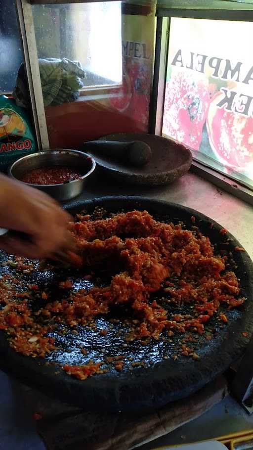 Warung Makan Sambel Setan Pandawa 5 6