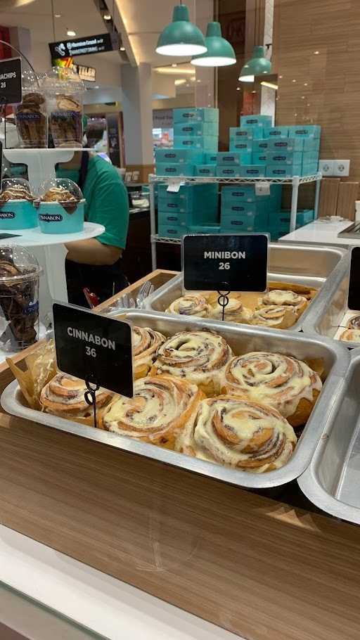 Cinnabon Gandaria City 9