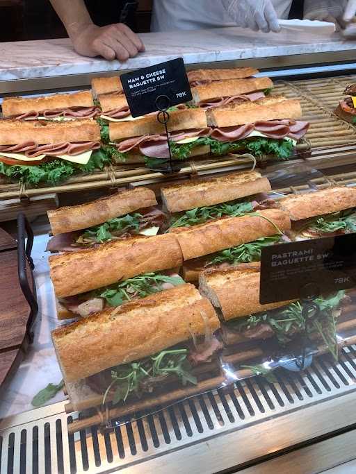 Paris Baguette - Gandaria City 10