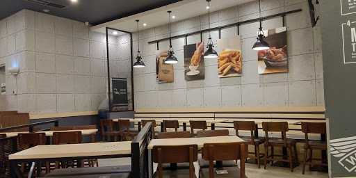 Wingstop - Gandaria City 4