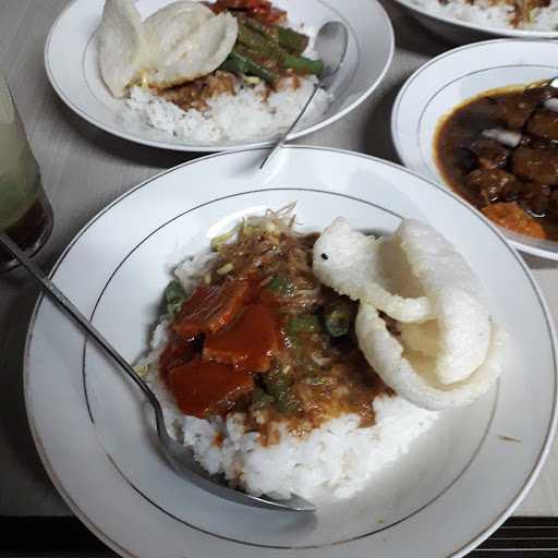 Warung Gerbong Giri 10