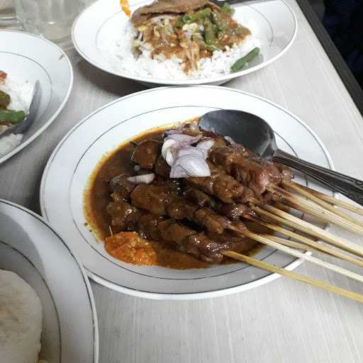 Warung Gerbong Giri 1