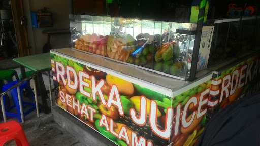 Jus Merdeka 8