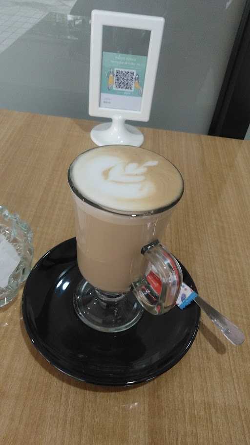 Alizi Coffee + Eatery 4