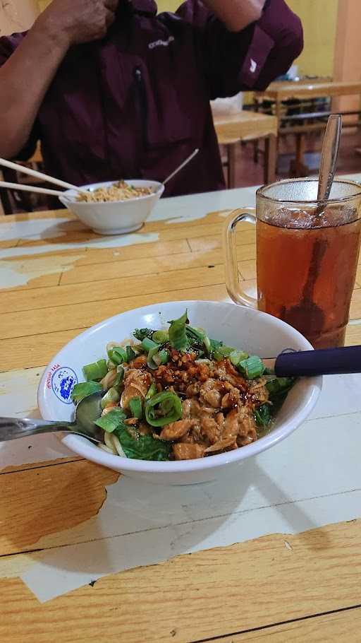 Bakso Mercon Dan Mie Ayam Rizky 8