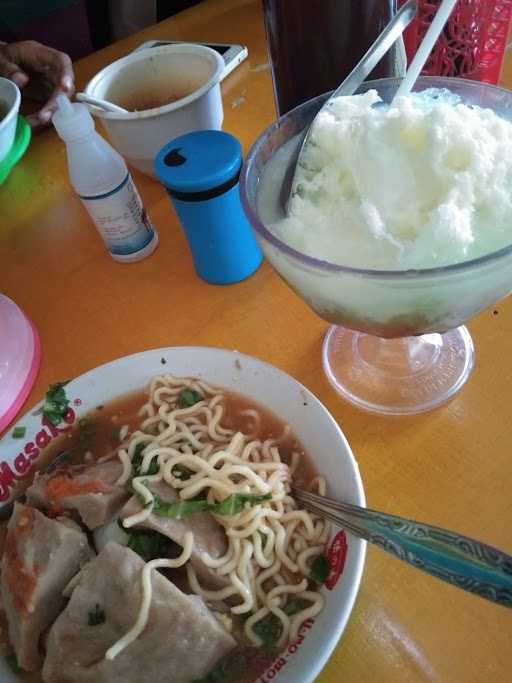 Bakso & Mie Ayam Raksasa 7