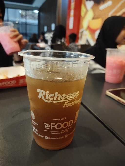 Richeese Factory Cipto 6