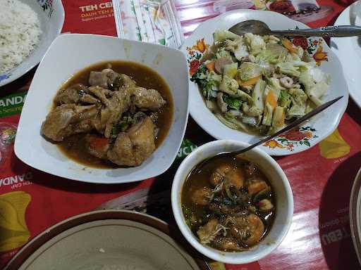 Warung Makan Tampomas (Pak Umar) 7