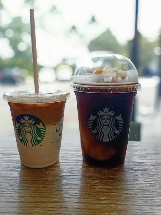 Starbucks - Kampoeng Lot Bali 10