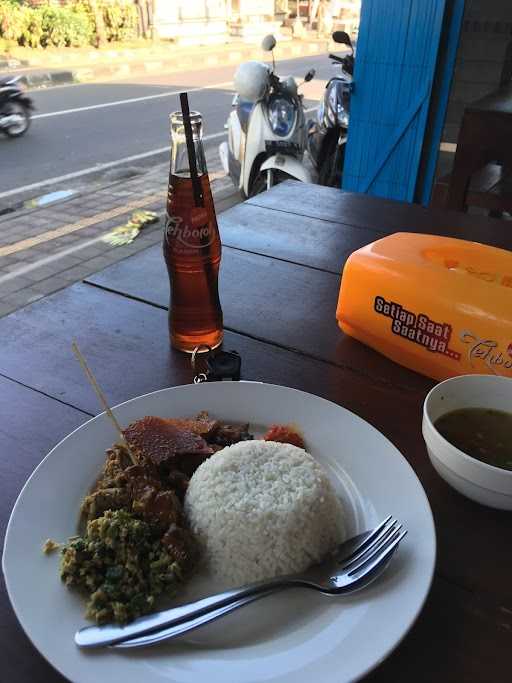 Warung Babi Guling Men Liong 10