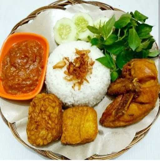 Warung Makan Bu Ida Sr/Sumaida Cake 2