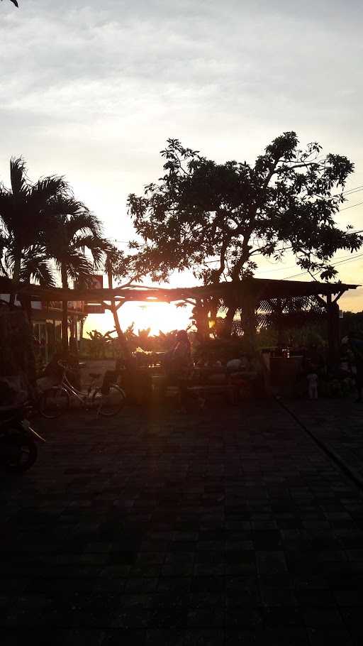 Warung Nasi Ayam Bunda Tanah Lot 6