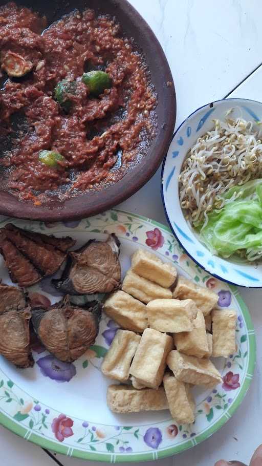 Warung Nasi Pak Kumis Jawa Muslim 2